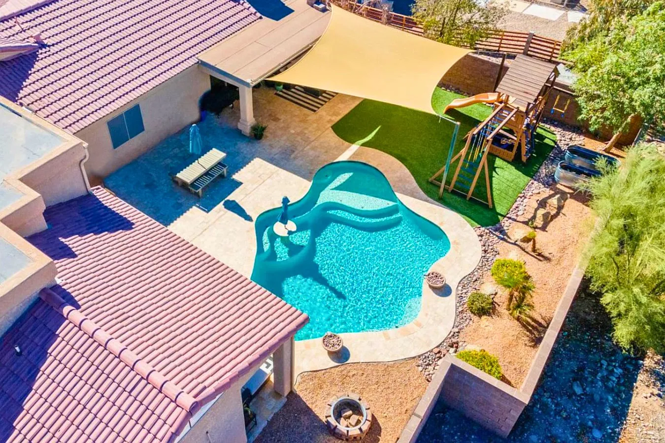 6 bed, 2700 sqft, $6,000 — Photo 2