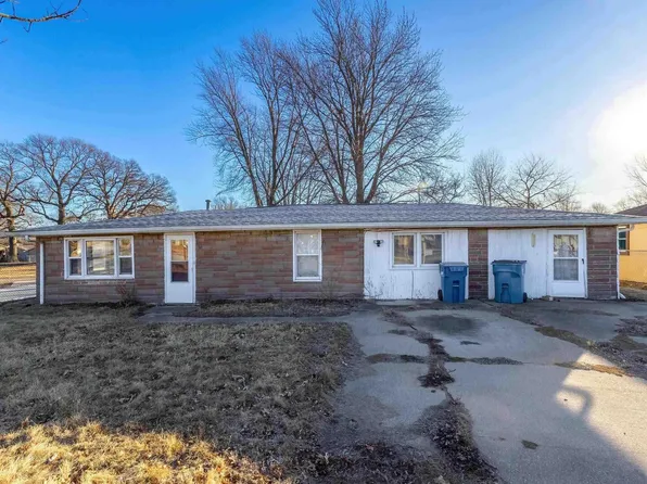 1001 11th St, Silvis, IL 61282