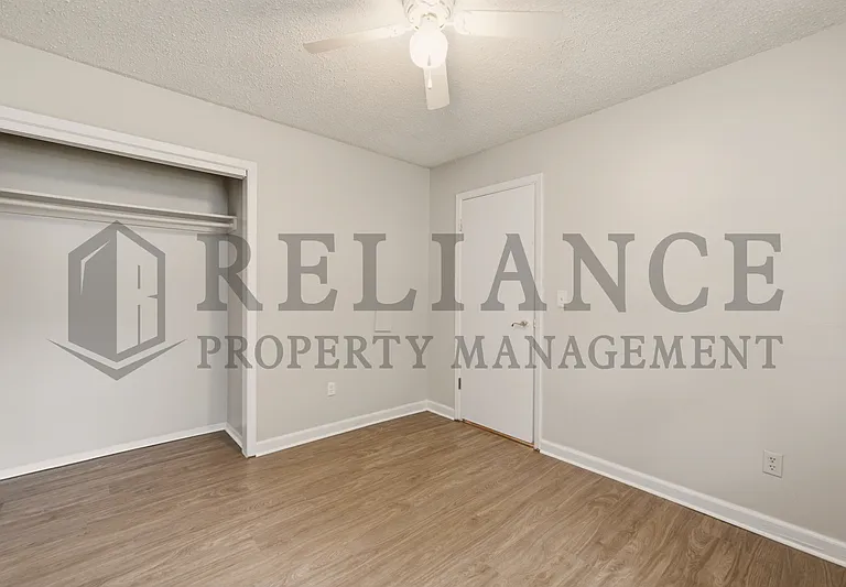 903 E Osie St — Photo 22