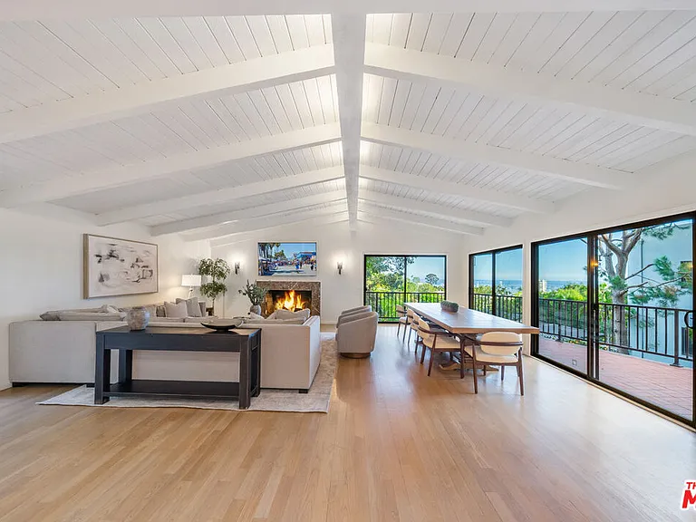 9305 Beverly Crest Dr — Photo 14