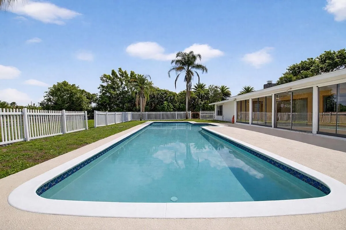3 bed, 3.5 bath, 3341 sqft, $7,200 — Photo 4