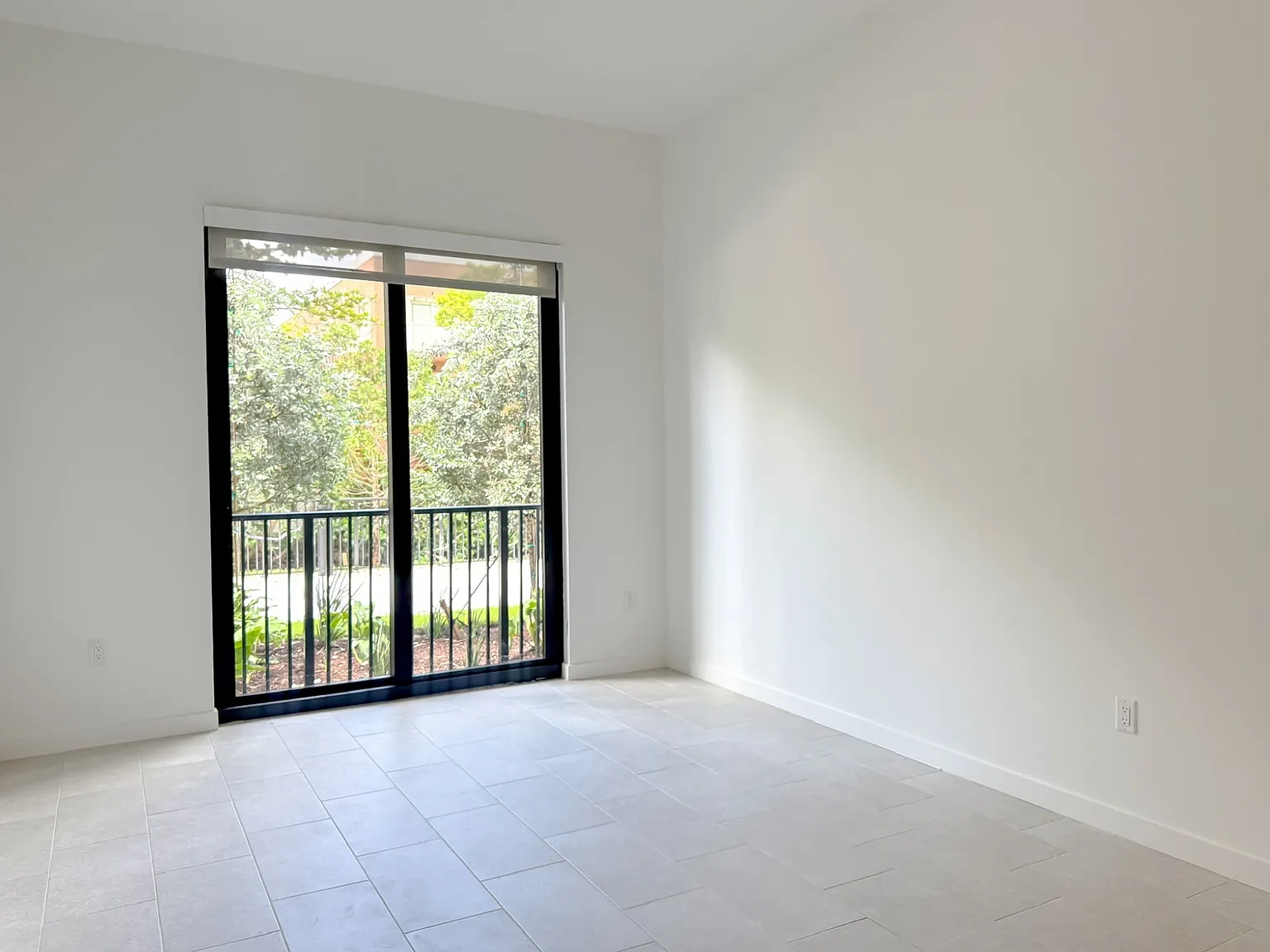 1 bed, 672 sqft, $2,190 — Photo 2