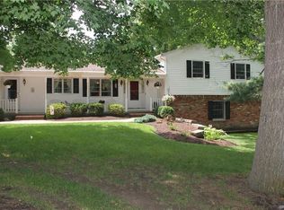 833 Grover Rd, East Aurora, NY 14052