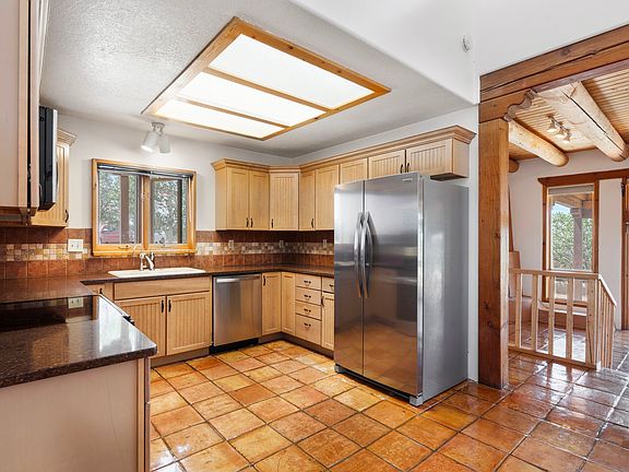 3rd image of 22 Aventura Rd