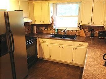 5th image of 9205 Hayes Dr