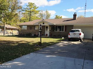 1615 N Thyre Dr, Genoa, OH 43430