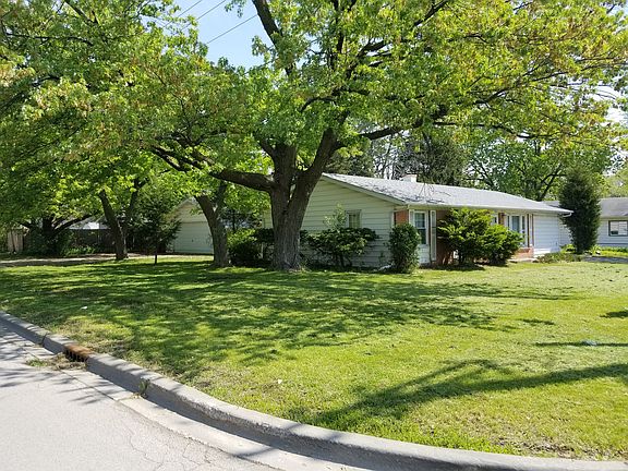 3rd image of 2315 Marmion Ave