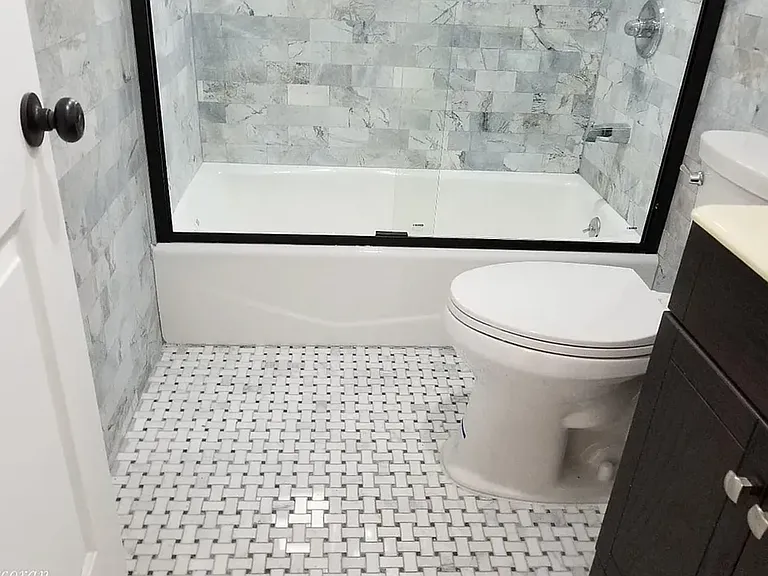 1663 Sterling Pl #1R — Photo 6