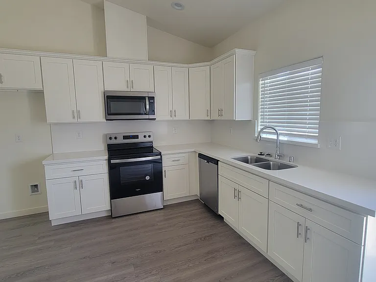 5000 Ava Angele Ct #A — Photo 4