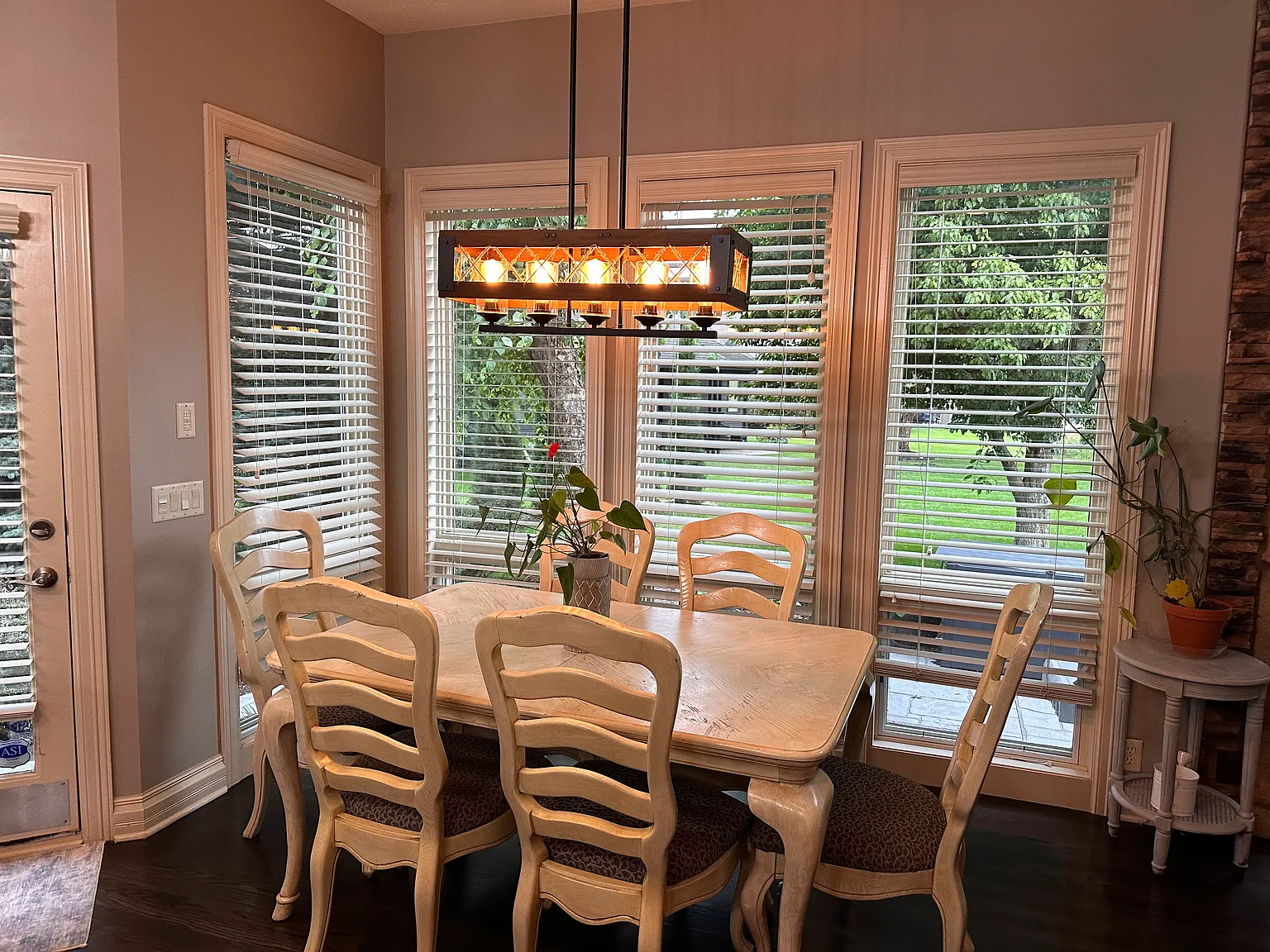 5 bed, 5.5 bath, 6000 sqft, $4,000 — Photo 3