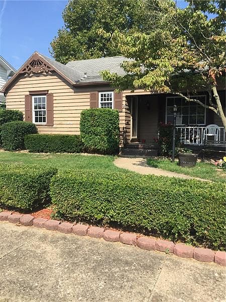 1st image of 913 Ryan Ave