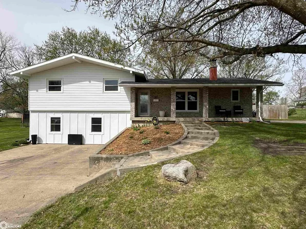 717 N 5th St, Chariton, IA 50049