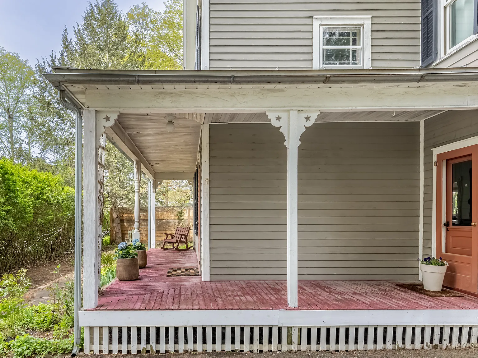 3 bed, 1.5 bath, 1592 sqft, $3,800 — Photo 2