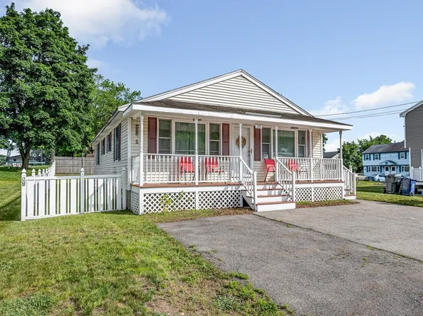 33 Hopkins St, Dracut, MA 01826