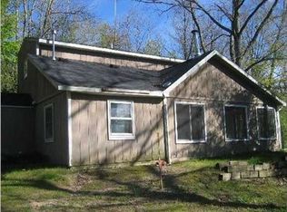 9538 New River Dr, Howard City, MI 49329