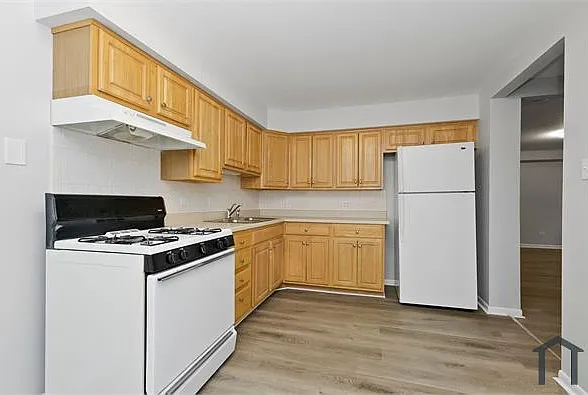 1 bed, $1,560 — Photo 1
