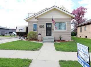 610 S 4th St, Aberdeen City, SD 57401