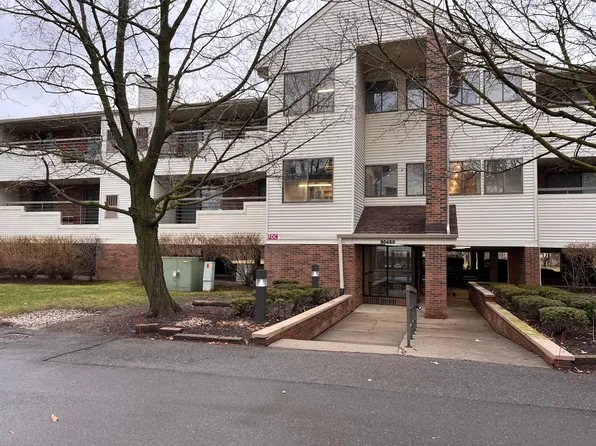30450 Orchard Lake Rd Unit 69, Farmington Hills, MI 48334