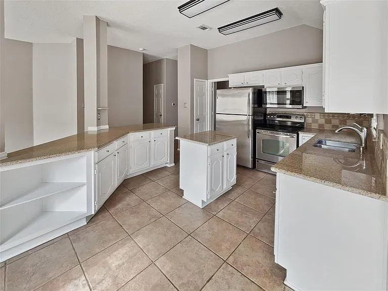 10701 Birmingham Dr — Photo 4