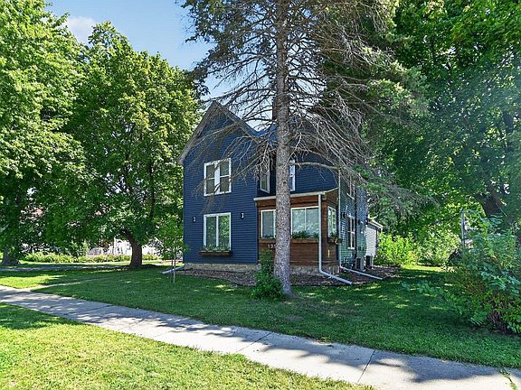 3rd image of 139 Jones St