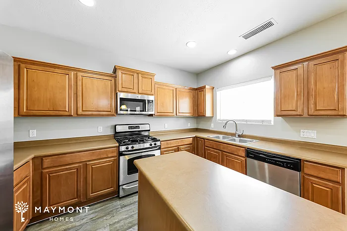 18545 W Sanna St — Photo 7