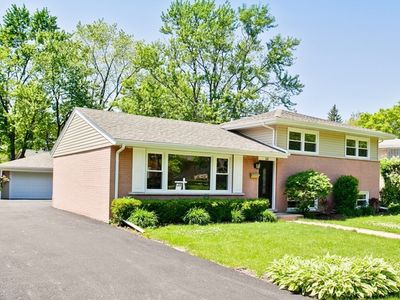 336 Crescent Dr, Glenview, IL, 60025