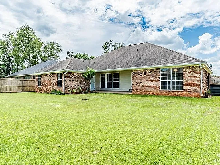 1375 Selby Phillips Dr — Photo 21