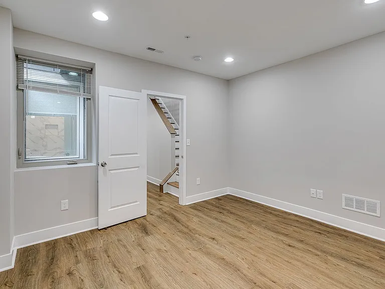 1218 N 6th St #1 — Photo 15