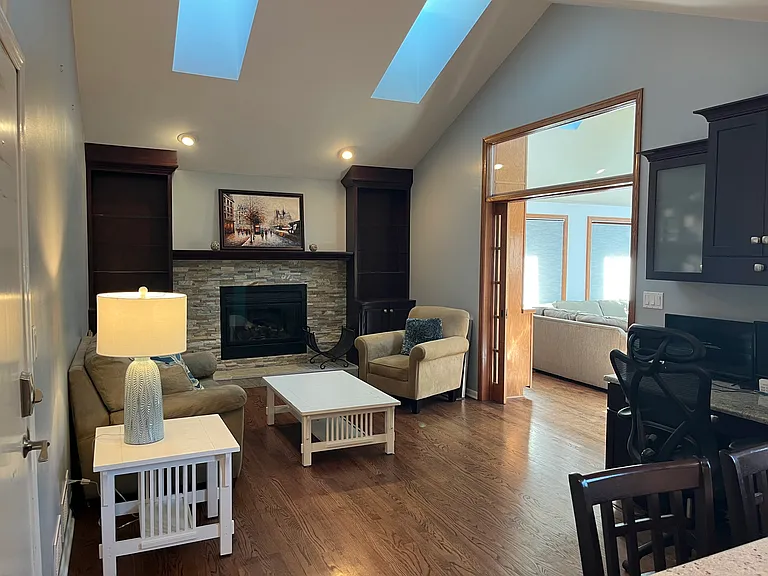 889 E Stonebridge Ct — Photo 6