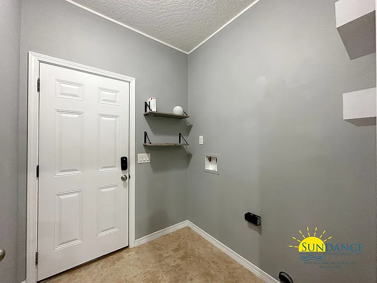 1588 Venice Ave — Photo 28
