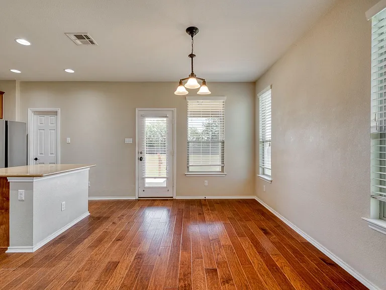 117 Brittany Ln — Photo 7
