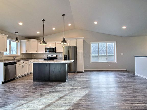 5th image of 705 Albert Dr W