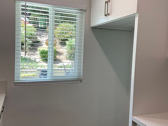 4th image of 1700 Peppertree Ln #3