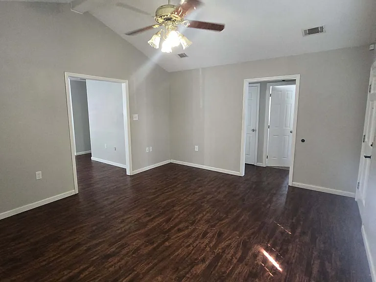 1779 Wayland Park Dr — Photo 3