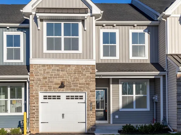 28 Ironwood Dr, Royersford, PA 19468