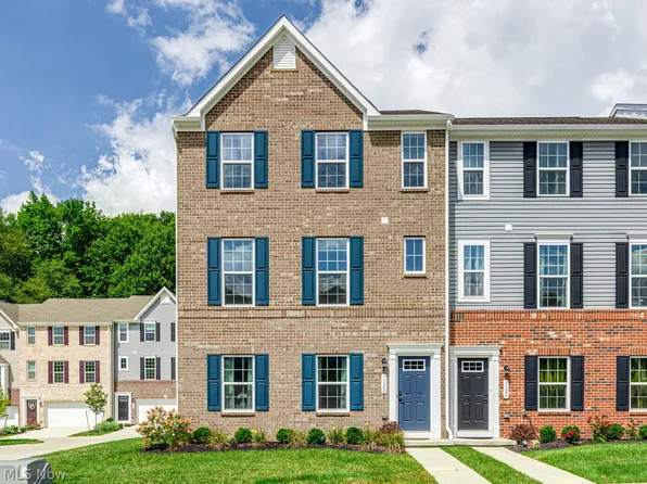1122 Bean Ln, Akron, OH 44313