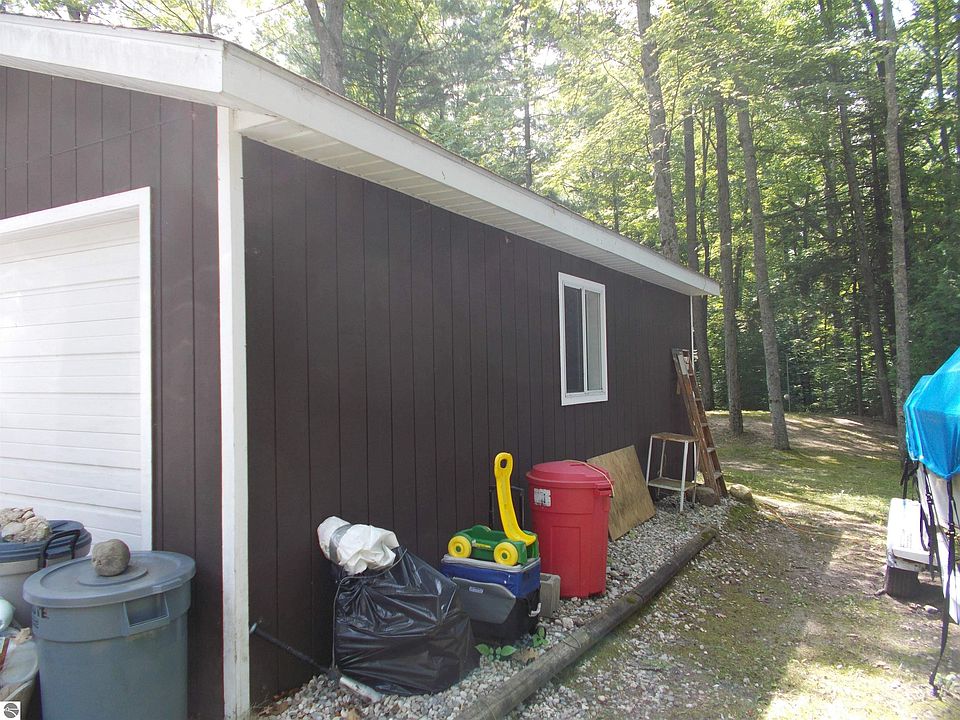 3582 Lakeside Dr, Lupton, MI 48635 Zillow