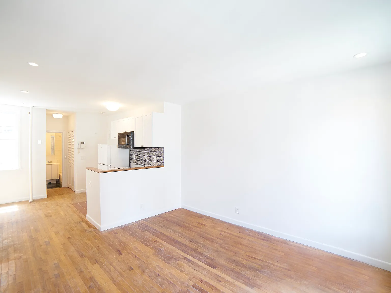 229 East 89th Street — Photo 2