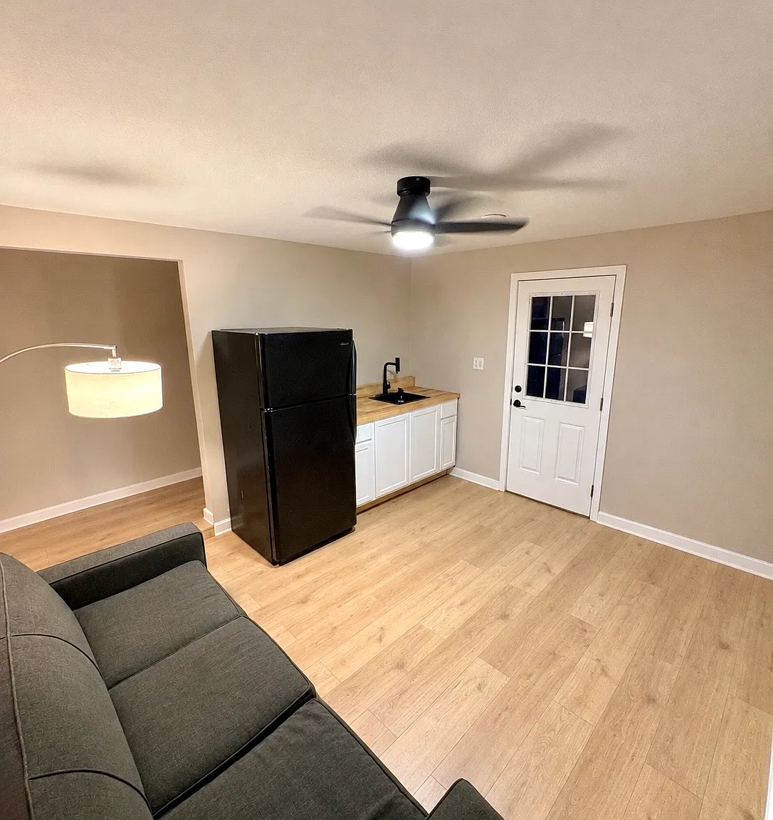 Studio, 460 sqft, $1,200 — Photo 2