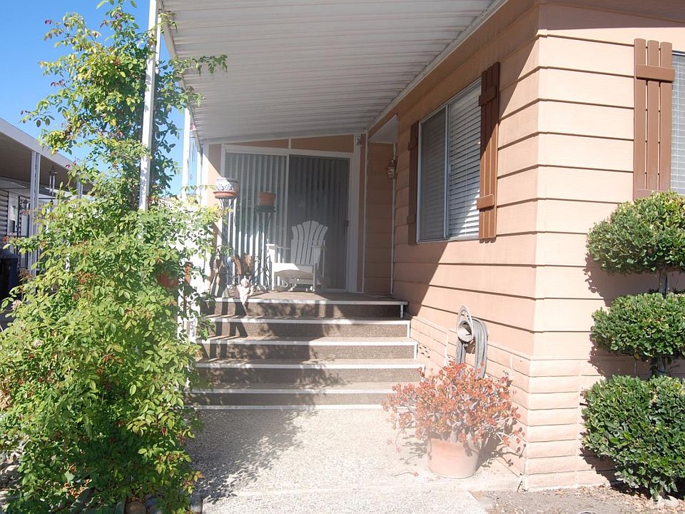 1st image of 108 Mountain Springs Dr #108