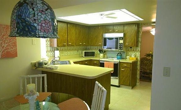 4th image of 7 Fairways Cir