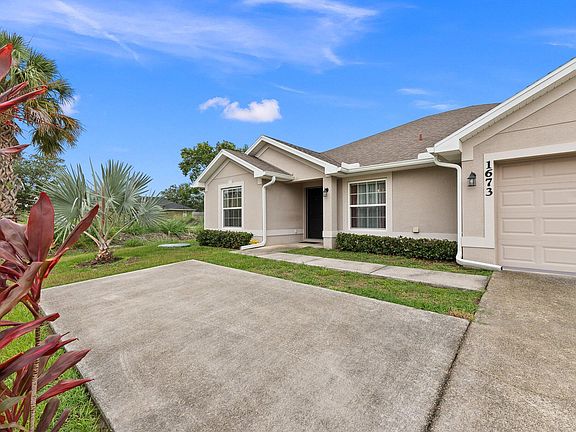 5th image of 1673 SE Airoso Boulevard
