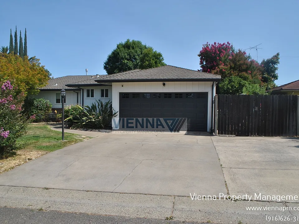2913 Kerria Way