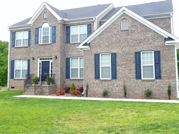 100 Whispering Pines Ln, King, NC 27021