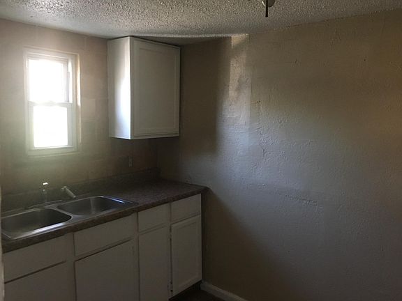 4th image of 1324 E 45th St