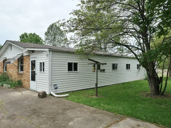 1230 Portalan Dr, Greenfield, IN 46140