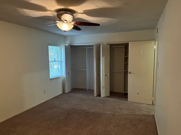 105 E Woodbury Dr — Photo 5