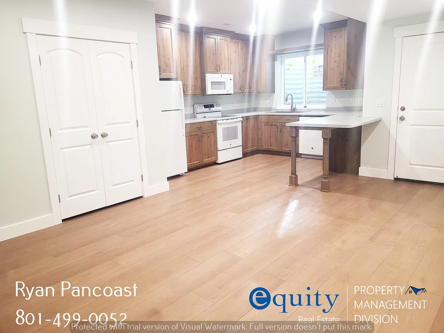 Full size kitchen with all appliances, pantry and LVP flooring.