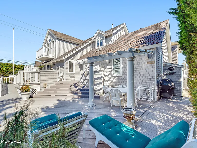 973 Ocean Ave — Photo 33