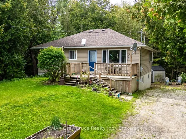 27 Woodstock Ave, Northern Bruce Peninsula, ON N0H 2M0
